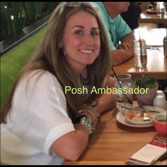 Meet your Posher, Lynelle - Picture 1 of 1